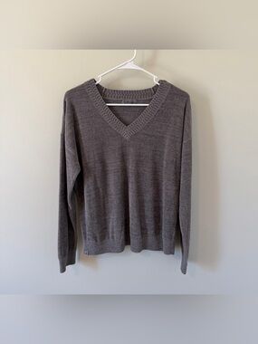 Barefoot Dreams Cozychic Ultra Lite Knit V Neck Sweater Size Medium Purple